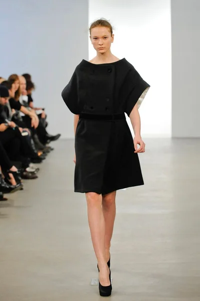 Look 10